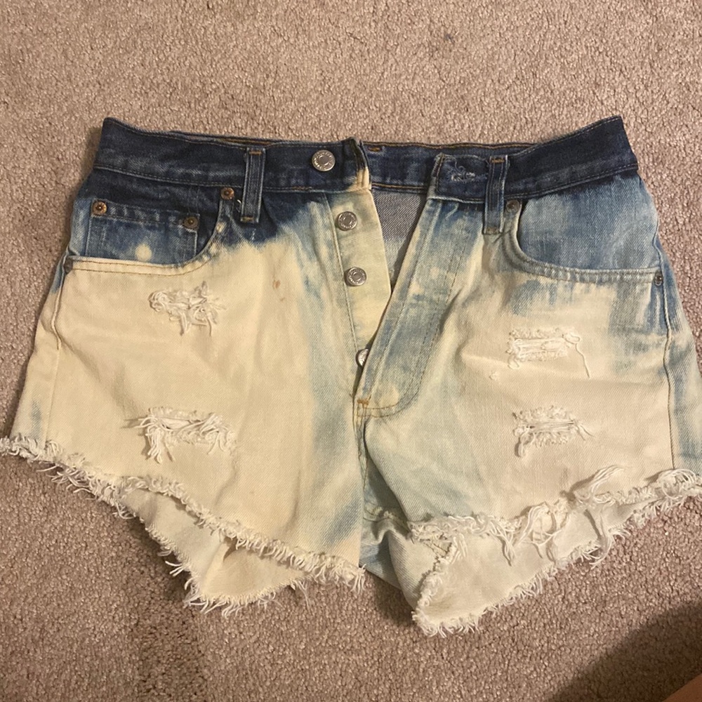 Levi’s denim shorts - size 26.